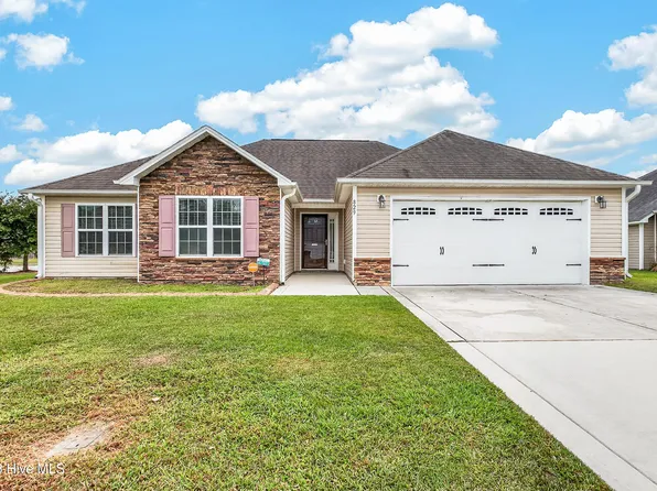 829 Dynasty Dr, Jacksonville, NC 28546