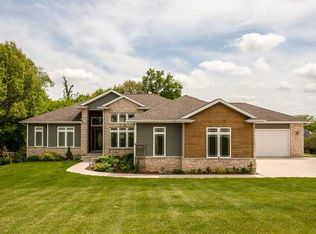2714 Holly Ct NW, Swisher, IA 52338