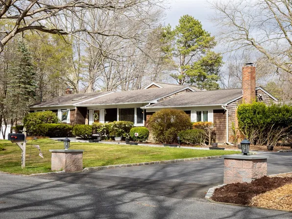 363 Hewlett Avenue, East Patchogue, NY 11772