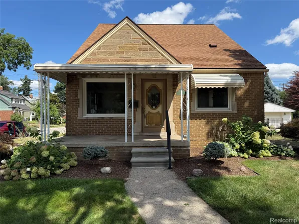 1407 Nowlin St, Dearborn, MI 48124