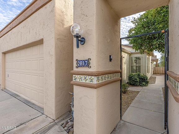 3rd image of 2817 W Medlar Pl
