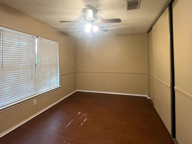 15838 Colton Wl — Photo 2