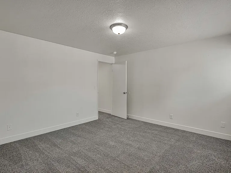 11900 SW Allen Blvd — Photo 20