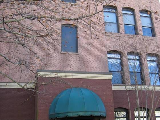 1st image of 230 W Tazewell St APT 206