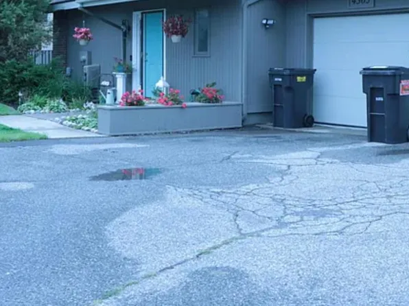 4305 Walnut Hills Dr SE, Kentwood, MI 49512