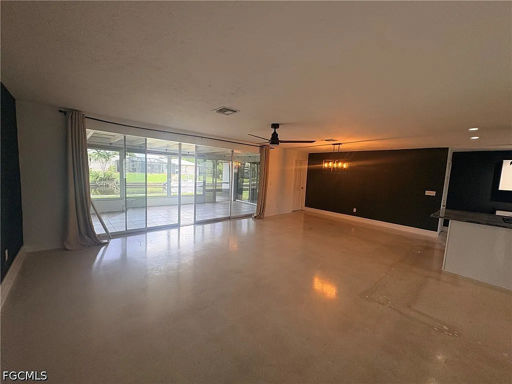 3 bed, 2.0 bath, 1482 sqft, $2,200 — Photo 4