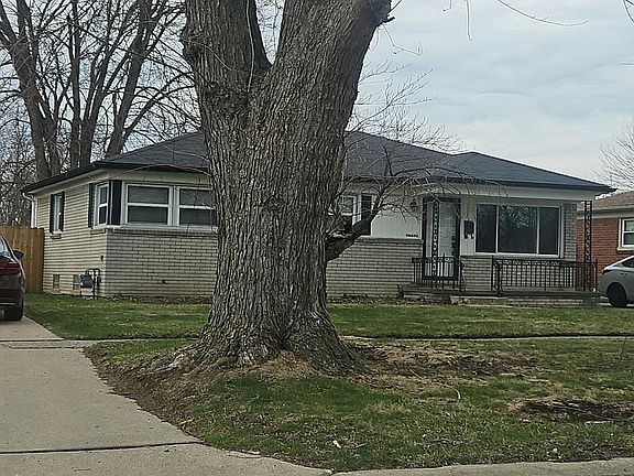 3rd image of 29696 Tamarack Dr