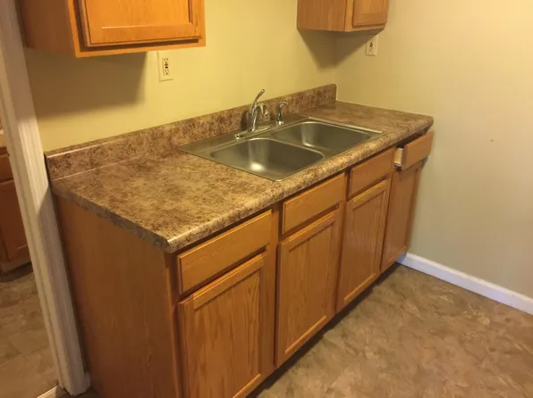 96 11th St, Troy, NY 12180