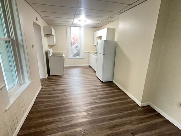 3rd image of 515 S Center St #2