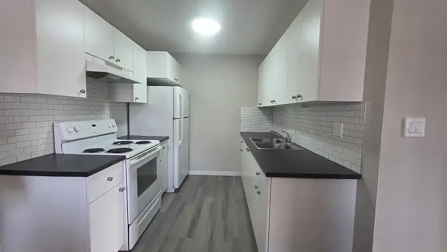 Building Photo - 29 Eastman Cres #1A