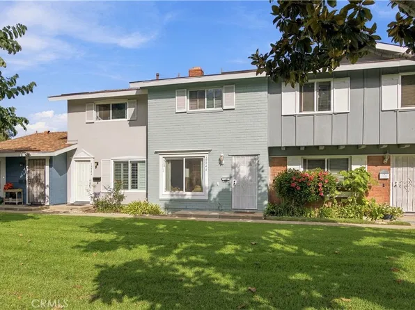 19746 Kingswood Ln, Huntington Beach, CA 92646