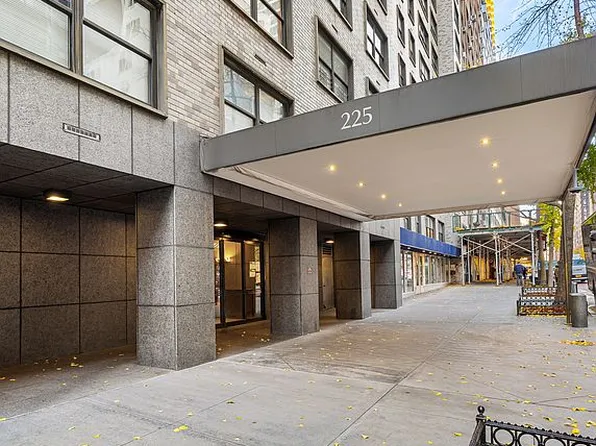 225 E 57th St APT 9Q, New York, NY 10022
