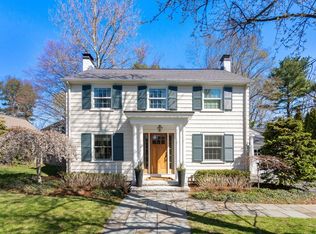 9 Lafayette Cir, Wellesley, MA 02482