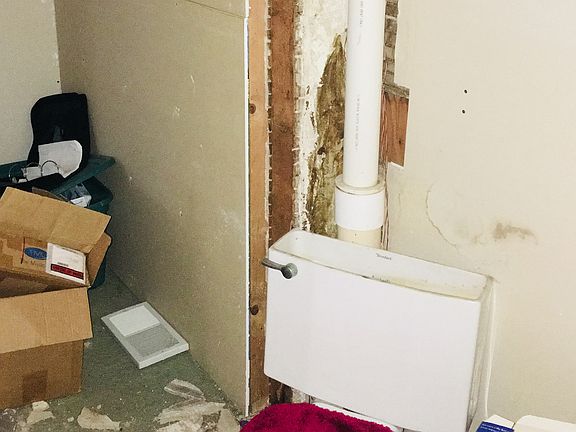 4th image of 500 Greensburg St