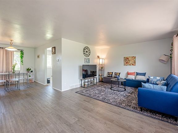4th image of 585 Meadowbriar Rd