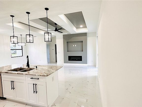 5th image of 1009 NE 9th St