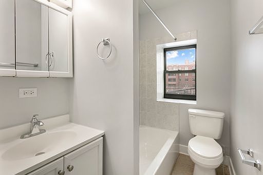5th image of 4555 N Malden St APT 313