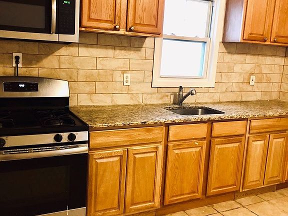 3rd image of 24 Wakeman Ave #1