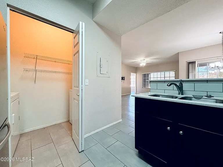 1500 E Pusch Wilderness Dr #17101 — Photo 9