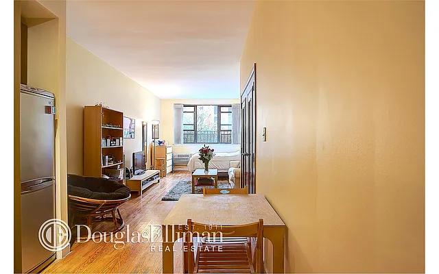 Rented by Douglas Elliman | media 26