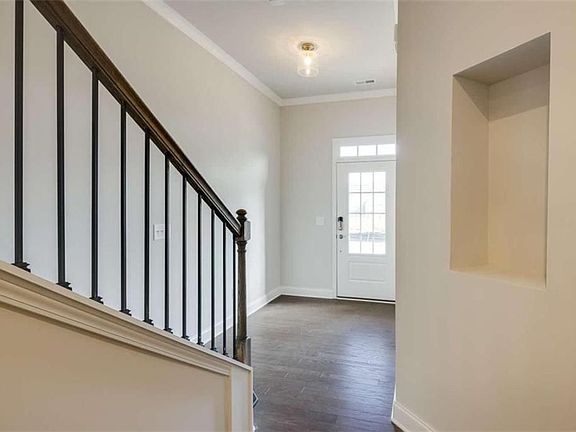 4th image of 195 Holden Way