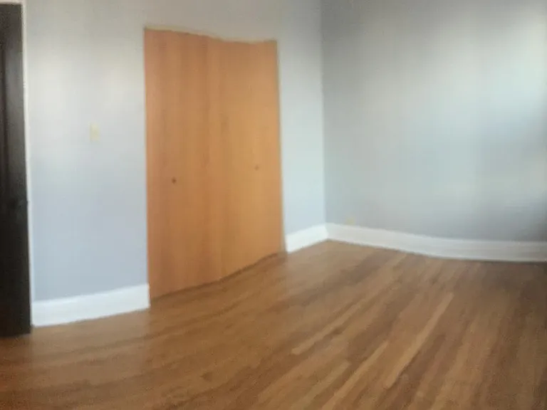 first bedroom wit 2 closets