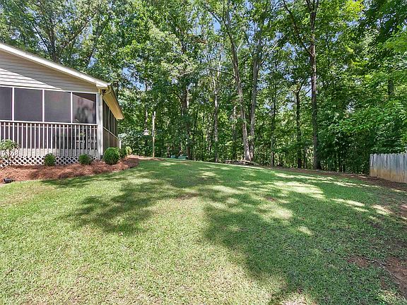3rd image of 3801 Lee Roy Ln