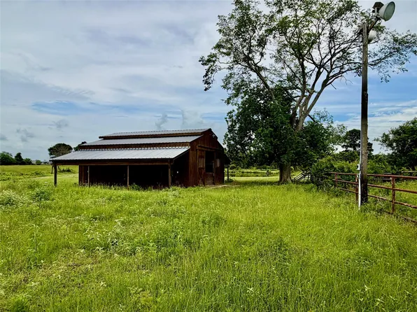 26618 Mitchell Rd, Hempstead, TX 77445