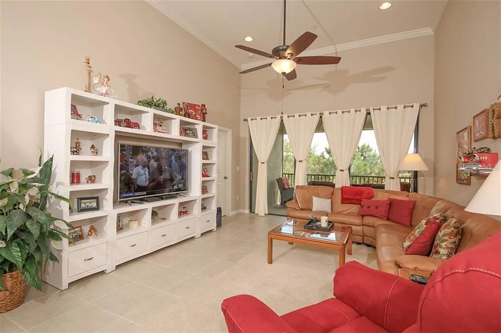 2 bed, 2.0 bath, 1616 sqft, $2,695 — Photo 2