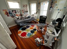 30 Adams St