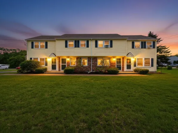6 George St APT C, Plainville, MA 02762