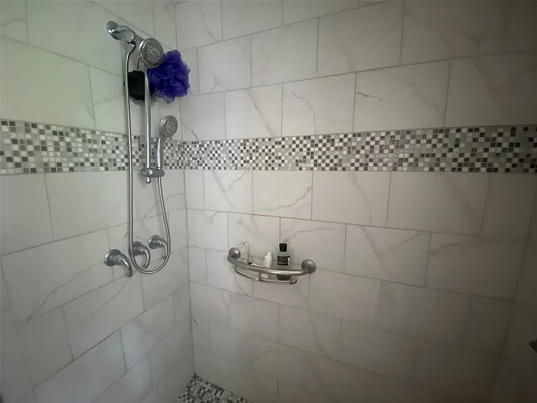 316 Paragon Dr — Photo 11
