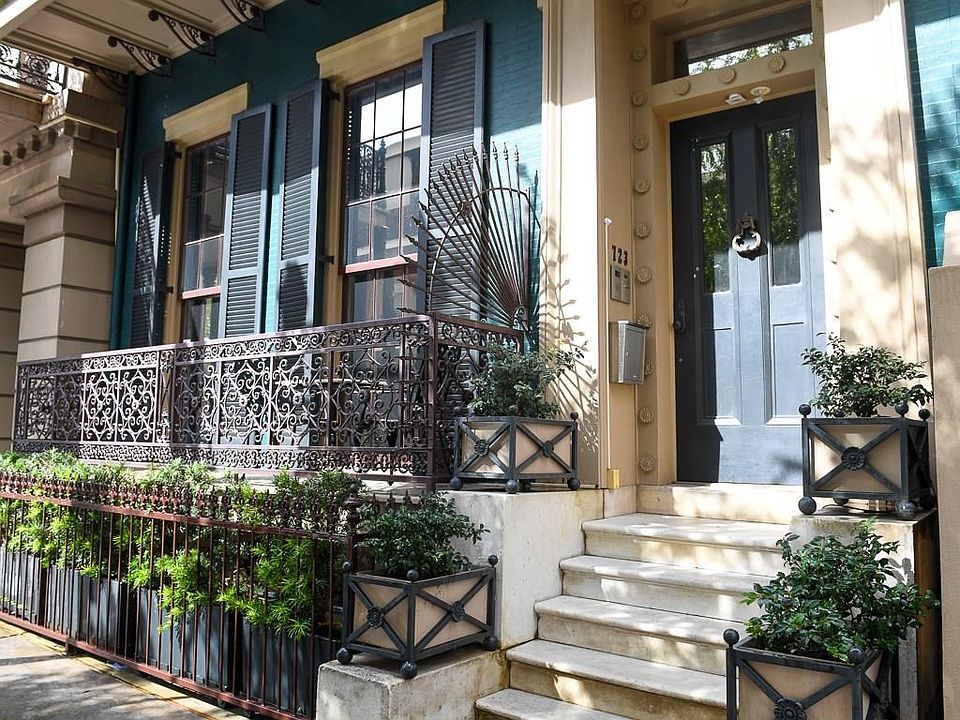 2nd image of 723 Camp St #101