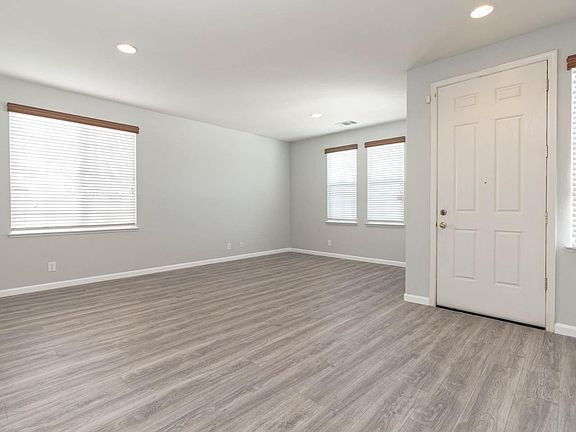3rd image of 2520 S Rock Creek Dr