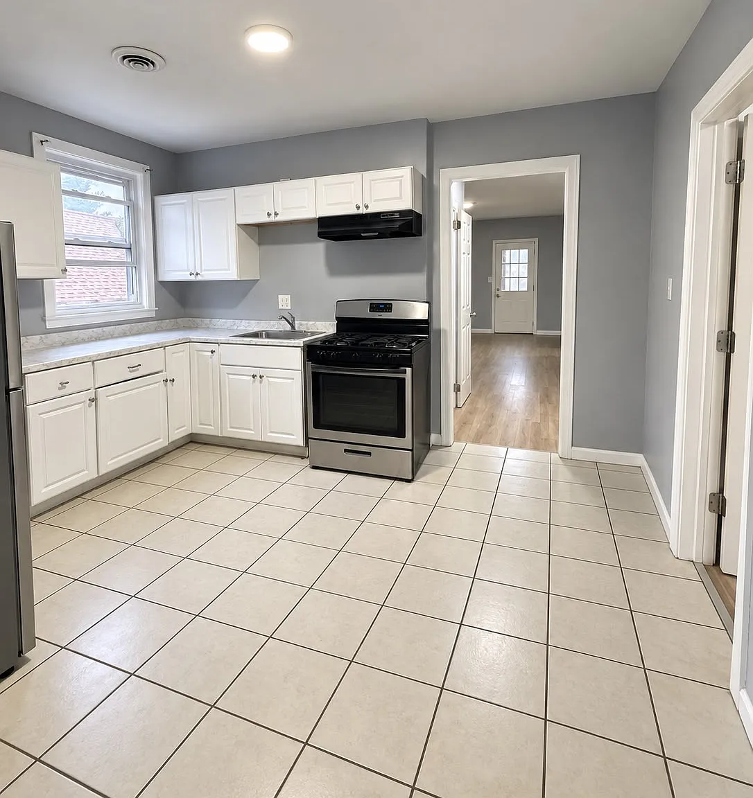 3 bed, 2080 sqft, $1,400 — Photo 2