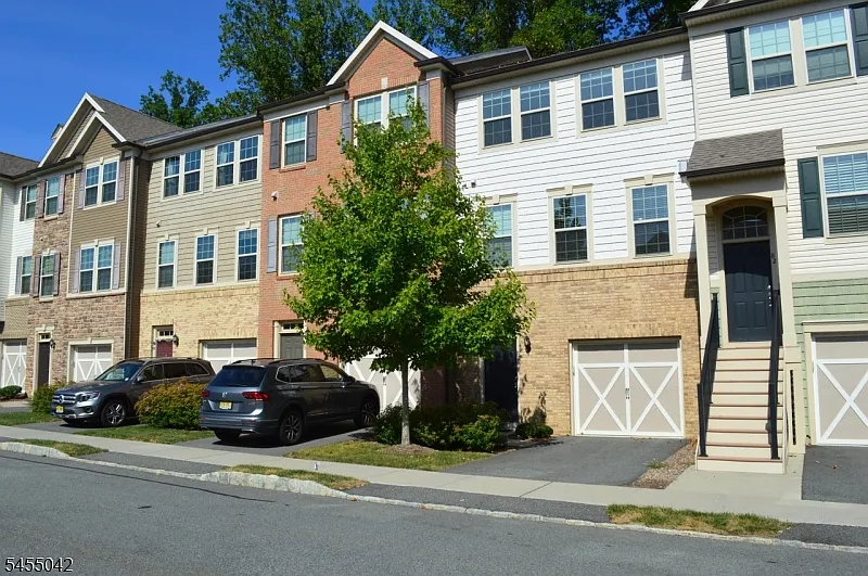 2 bed, 2.5 bath, 2100 sqft, $3,750 — Photo 1