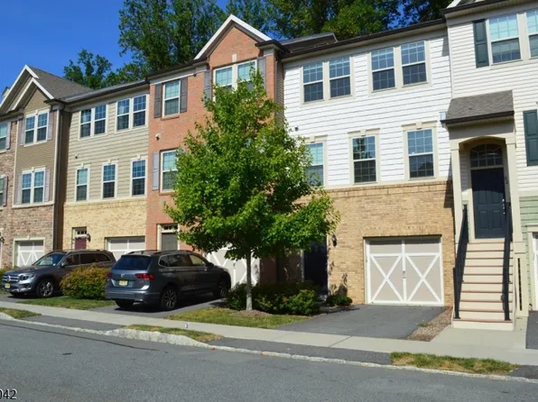 80 Albert Ct, Randolph, NJ 07869