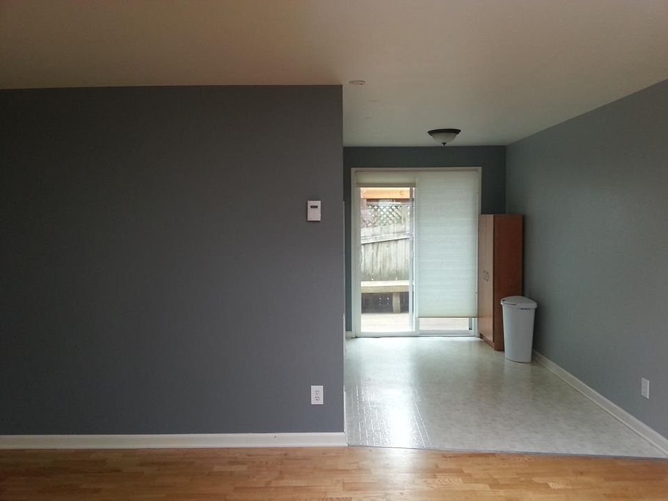 View to Kitchen from Living Rm
