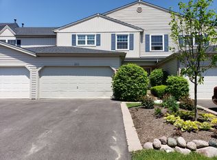 1913 Bayview Ln, Aurora, IL 60506