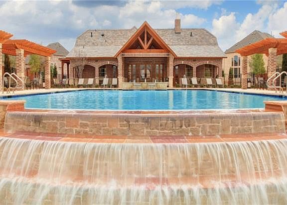 4th image of 2432 Vaquero Ln