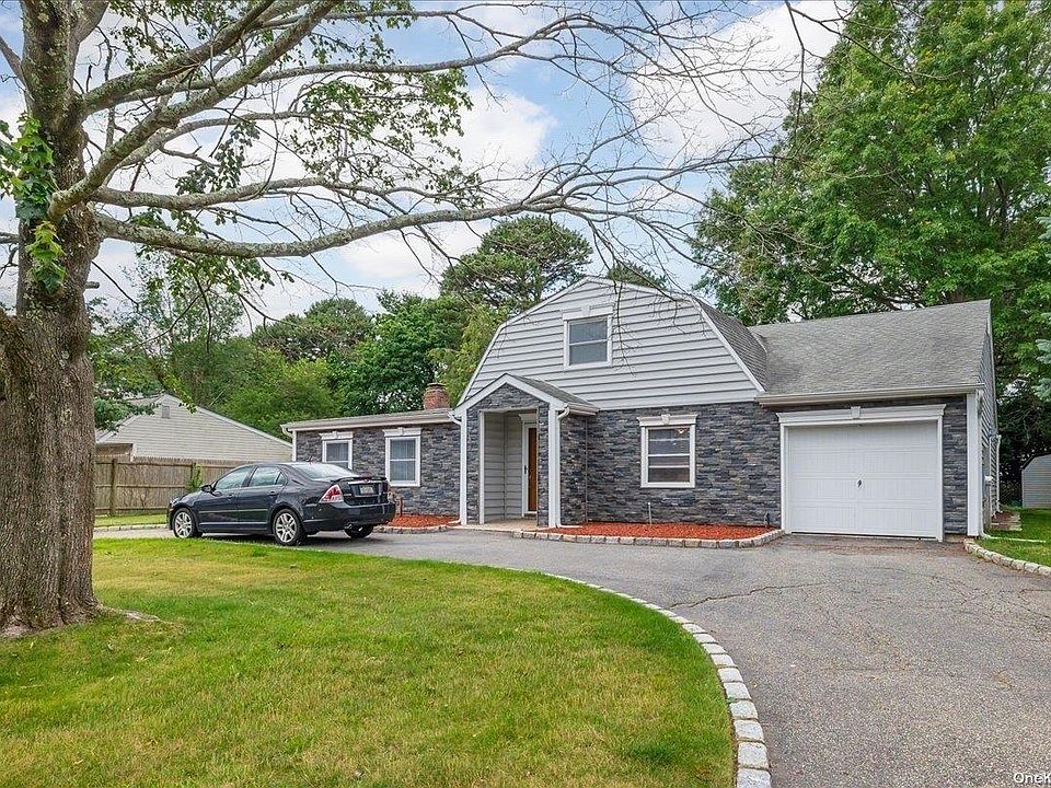 1st image of 10 White Pine Way