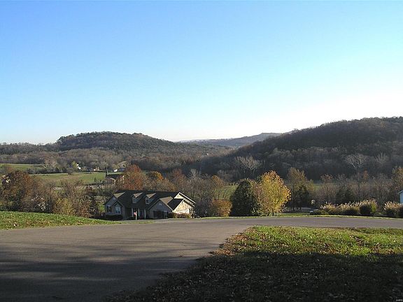 5th image of 4 Black Forest Dr W