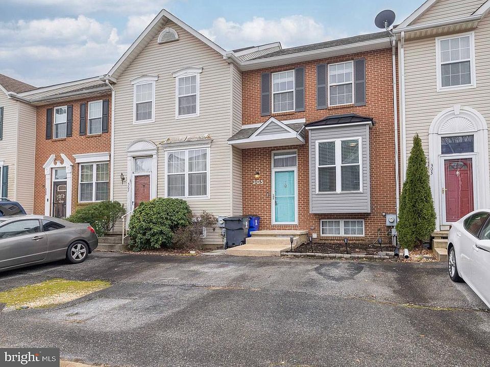 1st image of 305 Palmerston Ct