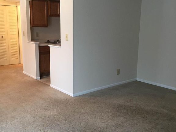 3rd image of 6158 Laurel Dr APT 042