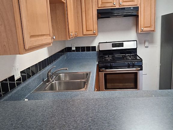 2nd image of 1086 Cabrillo Park Dr