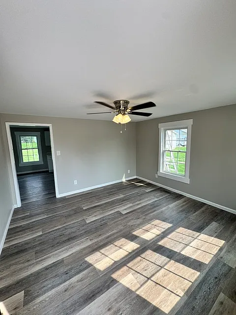 3 bed, 1200 sqft, $1,700 — Photo 1