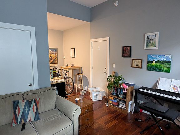 2nd image of 513 S 42nd St APT 1F