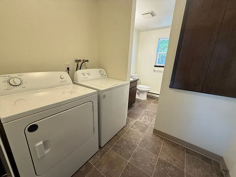 23 SE 10th St #8 — Photo 8