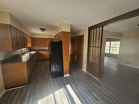 5th image of 1118 Thayer Ln