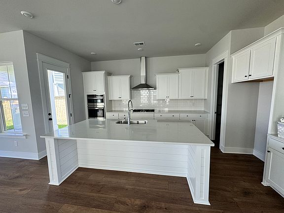 2nd image of 134 Cloverfield Trail Dr